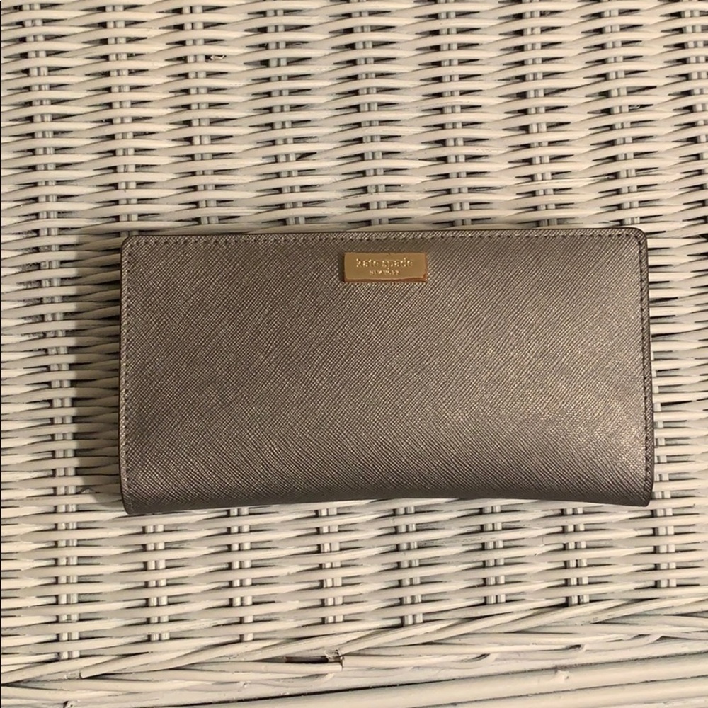 Kate Spade Stacy Laurel Way Silver Wallet